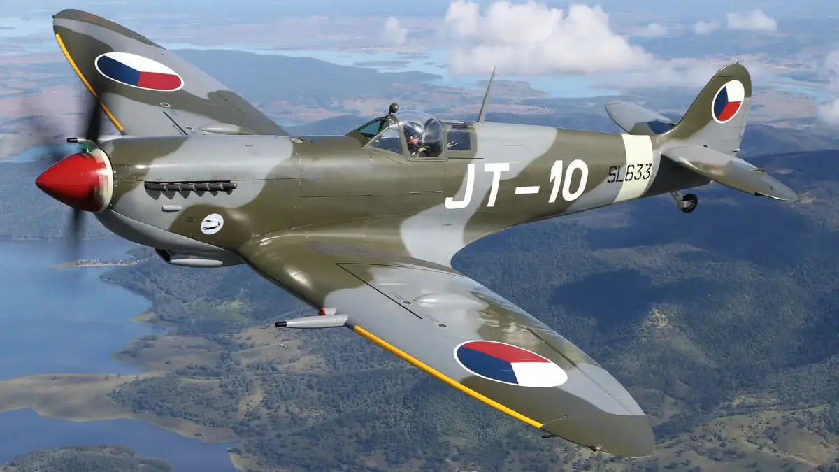 Legendární Spitfire je opět v českém vlastnictví. Koupil ho majitel Seznam.cz