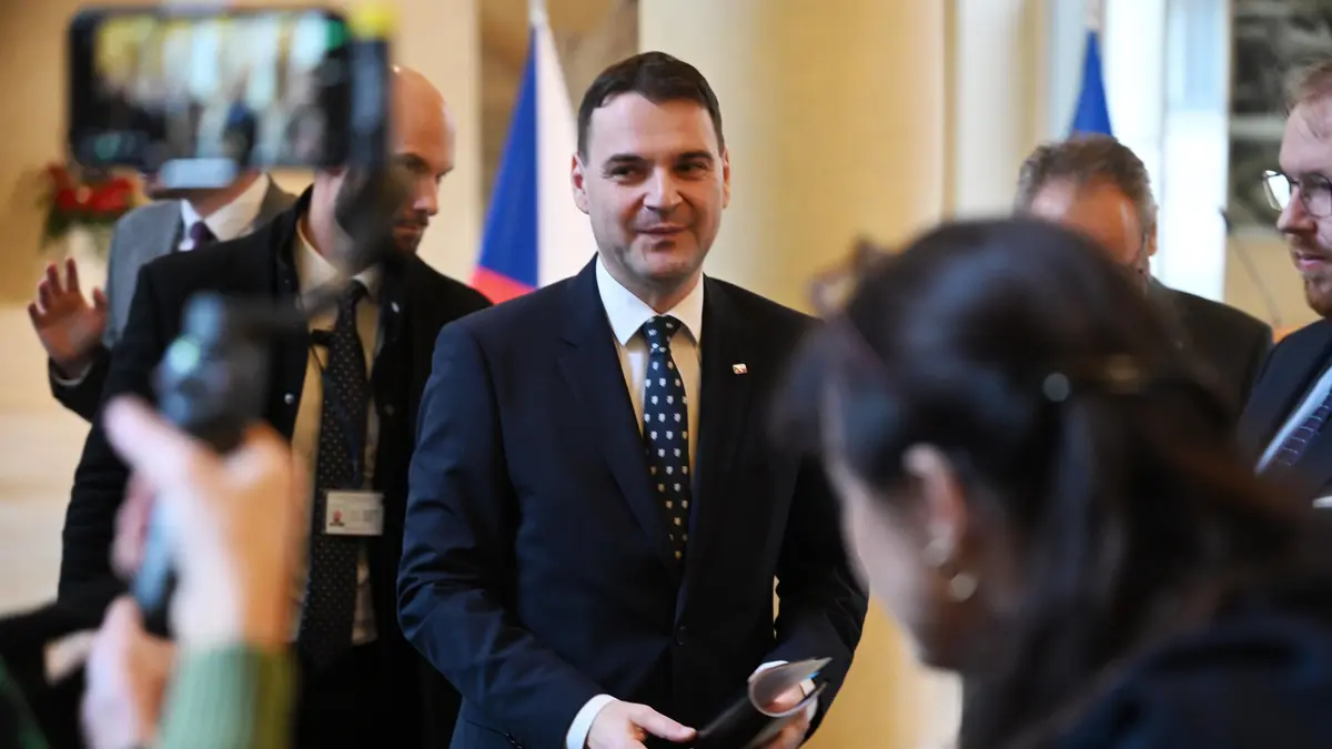 Macinkův úřad zaplatil za repatriační lety 18 milionů, částka není konečná