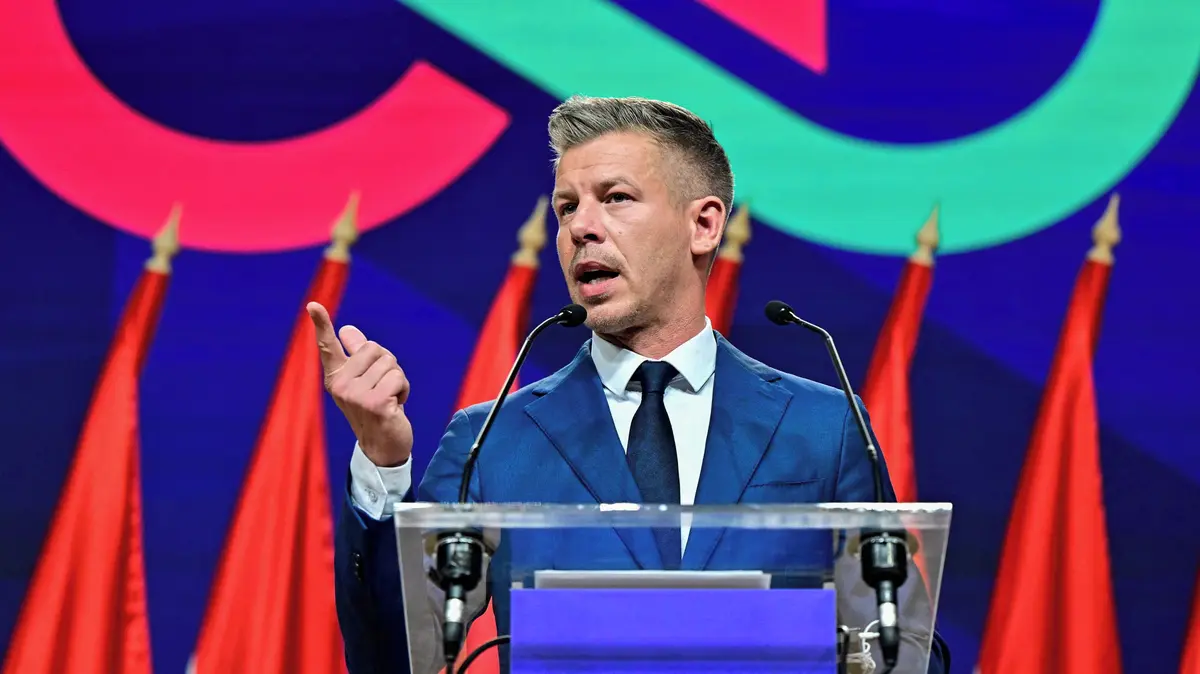 Szijjártó se našel, tvrdí Magyar. Ministra nařkl, že skartuje dokumenty