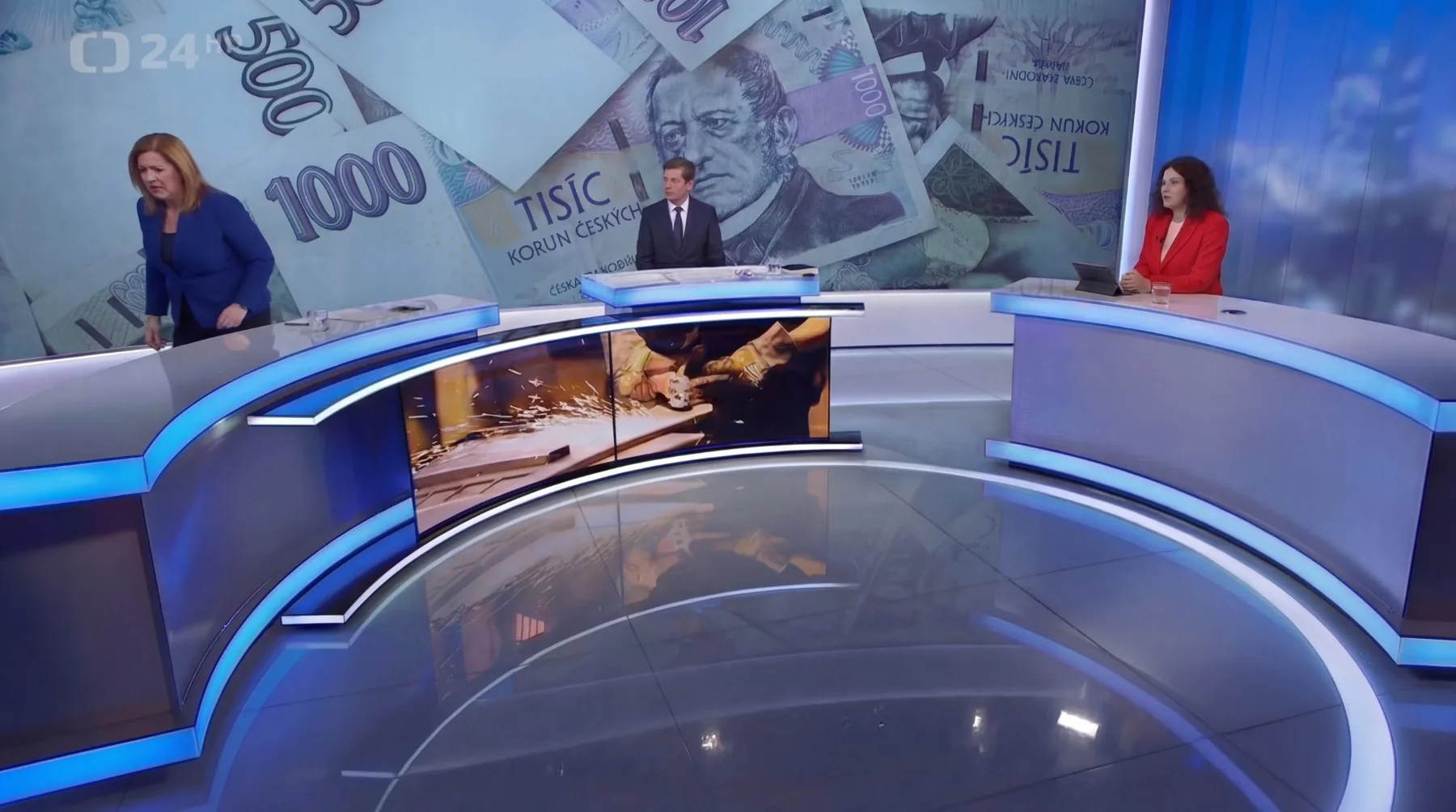 Prázdná židle po odchodu ministryně ze studia